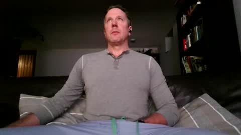 Knight3975 online show from April 3, 7:28 am