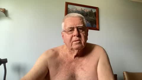 Snapshot of knights2001 chatting on January 6, 3:10 am Aussiedude online show from January 6, 3:10 am