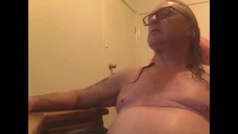 Snapshot of knobout chatting on February 16, 8:21 am knobout online show from February 16, 8:21 am