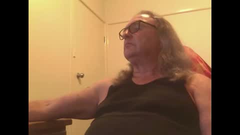 Snapshot of knobout chatting on May 25, 11:38 am knobout online show from May 25, 11:38 am