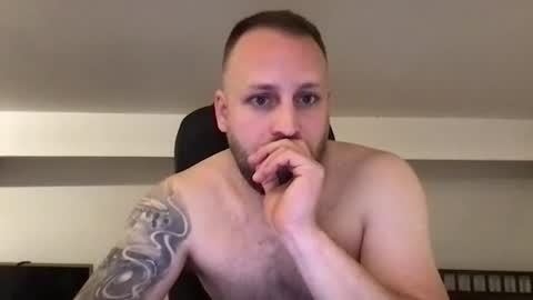 Snapshot of kobasic chatting on February 12, 9:22 pm hugo online show from February 12, 9:22 pm