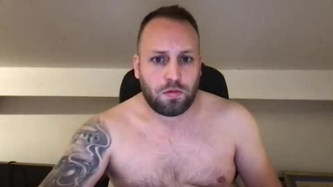 Snapshot of kobasic chatting on October 1, 11:00 pm hugo online show from October 1, 11:00 pm