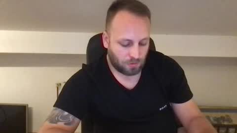 Snapshot of kobasic chatting on October 22, 12:22 am hugo online show from October 22, 12:22 am