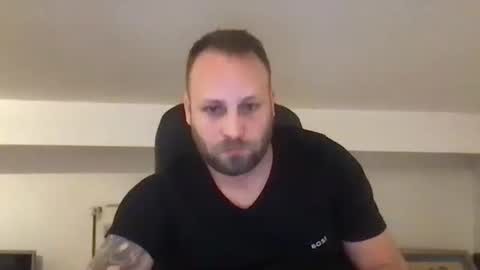 Snapshot of kobasic chatting on November 1, 10:01 pm hugo online show from November 1, 10:01 pm