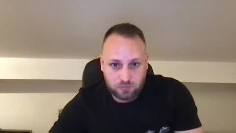 Snapshot of kobasic chatting on November 8, 4:01 am hugo online show from November 8, 4:01 am