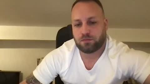 Snapshot of kobasic chatting on November 11, 1:05 am hugo online show from November 11, 1:05 am