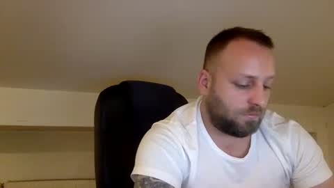 Snapshot of kobasic chatting on December 5, 1:36 am hugo online show from December 5, 1:36 am