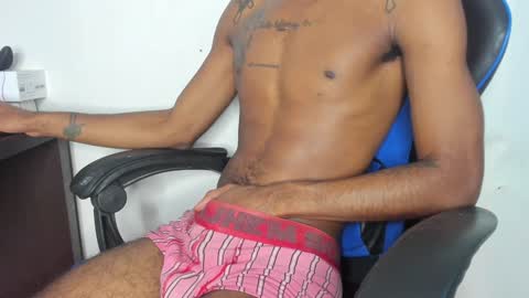 Snapshot of kofi_exotic_ chatting on December 19, 1:07 am kofi online show from December 19, 1:07 am