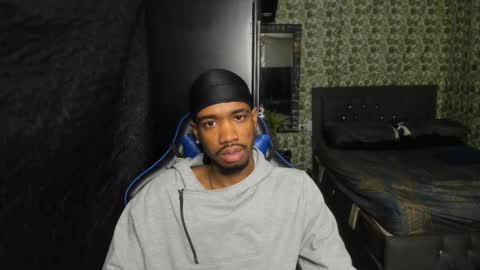 Snapshot of kofi_exotic_ chatting on December 3, 3:03 am kofi online show from December 3, 3:03 am