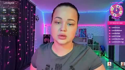 Mia online show from February 19, 8:32 am