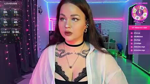 Mia online show from February 22, 12:36 pm