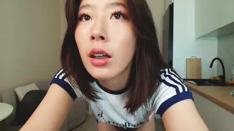 Snapshot of kokomiuu chatting on May 8, 9:03 am Nani online show from May 8, 9:03 am