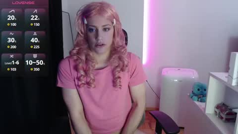 Snapshot of koneko_nya chatting on December 29, 1:24 am Riley online show from December 29, 1:24 am