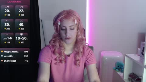 Snapshot of koneko_nya chatting on January 2, 7:18 pm Riley online show from January 2, 7:18 pm