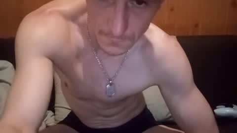 Snapshot of konrado789 chatting on May 22, 12:33 pm konrado789 online show from May 22, 12:33 pm