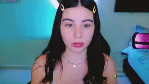 Snapshot of konygintonic chatting on December 15, 4:17 am YINI online show from December 15, 4:17 am