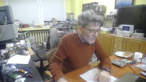 Snapshot of korek24hot chatting on December 1, 3:50 pm Korek online show from December 1, 3:50 pm