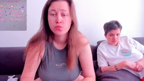 Snapshot of kortney_williams chatting on June 4, 3:07 pm Twiix online show from June 4, 3:07 pm