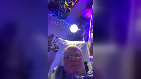 korysmith568 online show from April 24, 4:48 am