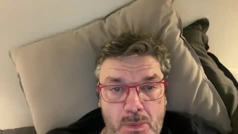 kovapoika online show from November 17, 7:19 pm