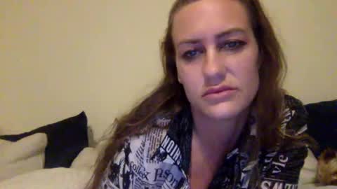 Snapshot of koyoteej chatting on January 13, 11:41 am koyoteej online show from January 13, 11:41 am