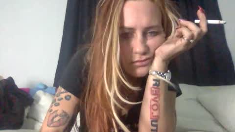 koyoteej online show from January 6, 11:51 pm