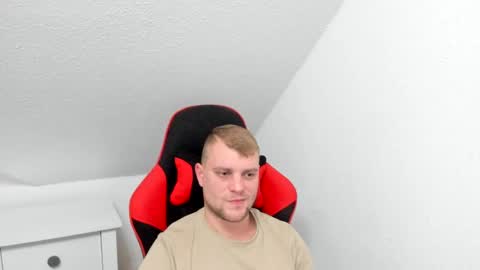 Snapshot of kozik1992 chatting on December 2, 11:18 pm Bartek online show from December 2, 11:18 pm