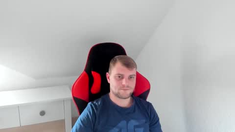 Snapshot of kozik1992 chatting on February 7, 12:39 pm Bartek online show from February 7, 12:39 pm