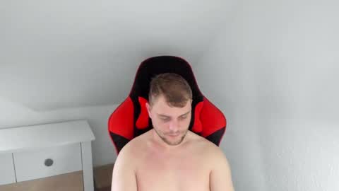 Snapshot of kozik1992 chatting on February 9, 7:49 am Bartek online show from February 9, 7:49 am