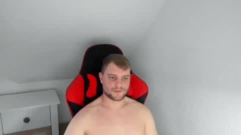 Snapshot of kozik1992 chatting on February 10, 7:15 am Bartek online show from February 10, 7:15 am