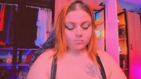 Khloe online show from April 7, 12:44 am