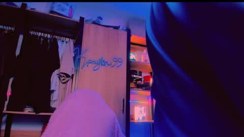 Khloe online show from April 22, 11:06 pm