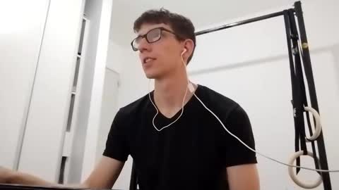 Facu online show from November 22, 6:40 pm