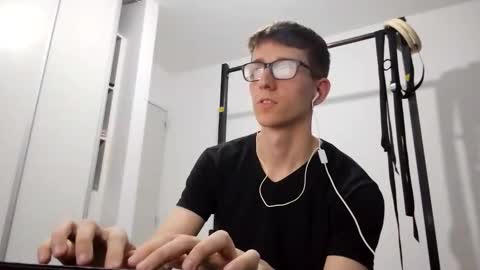 Facu online show from December 22, 8:22 am