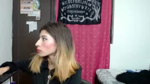 kratos_and_afrodita online show from February 8, 9:07 pm