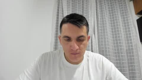 Snapshot of kratosfalcon chatting on March 1, 3:08 am Clark online show from March 1, 3:08 am