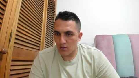 Snapshot of kratosfalcon chatting on June 10, 10:19 pm Clark online show from June 10, 10:19 pm