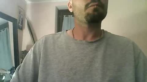 Snapshot of kratoskratoskratos chatting on May 21, 11:23 pm Kratos online show from May 21, 11:23 pm