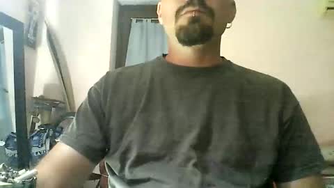Snapshot of kratoskratoskratos chatting on May 25, 10:05 pm Kratos online show from May 25, 10:05 pm