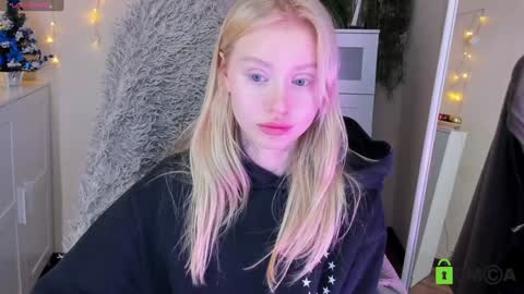 Snapshot of kris_grant chatting on December 28, 1:28 pm kris_grant online show from December 28, 1:28 pm