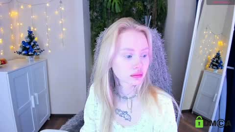 Snapshot of kris_grant chatting on January 5, 10:21 am kris_grant online show from January 5, 10:21 am