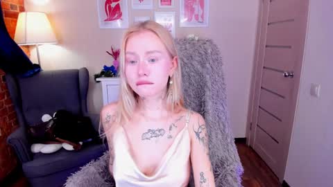 Snapshot of kris_grant chatting on January 12, 10:34 am kris_grant online show from January 12, 10:34 am