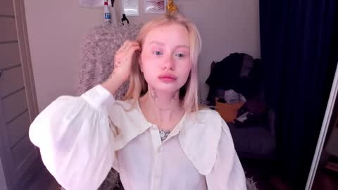 Snapshot of kris_grant chatting on January 16, 10:21 am kris_grant online show from January 16, 10:21 am