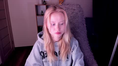 Snapshot of kris_grant chatting on January 26, 10:34 am kris_grant online show from January 26, 10:34 am