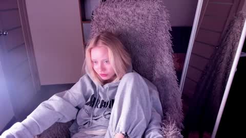 Snapshot of kris_grant chatting on January 26, 1:36 pm kris_grant online show from January 26, 1:36 pm