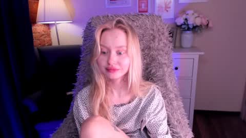 Snapshot of kris_grant chatting on February 8, 1:44 pm kris_grant online show from February 8, 1:44 pm