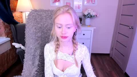 Snapshot of kris_grant chatting on February 28, 10:30 am kris_grant online show from February 28, 10:30 am