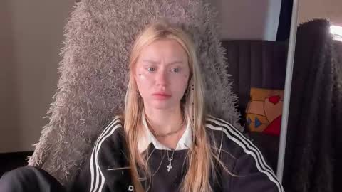 Snapshot of kris_grant chatting on September 17, 10:50 am kris_grant online show from September 17, 10:50 am