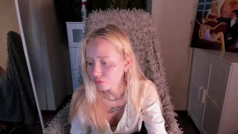 Snapshot of kris_grant chatting on October 4, 10:24 am kris_grant online show from October 4, 10:24 am