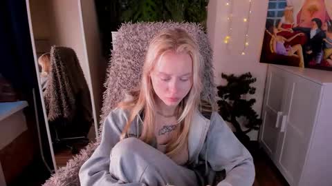 kris_grant online show from December 5, 10:35 am